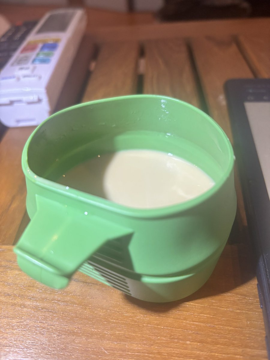 たたずまいがとても良いです】

ウィルドゥ フォールダーカップ Wildo | 軽量 コンパクト コップ 折り畳み スタッキング 食洗器可 電子レンジ可 アウトドア キャンプ 登山 ピクニック BBQ 容量250ml (アズール) amzn.asia/d/gKg4R3U