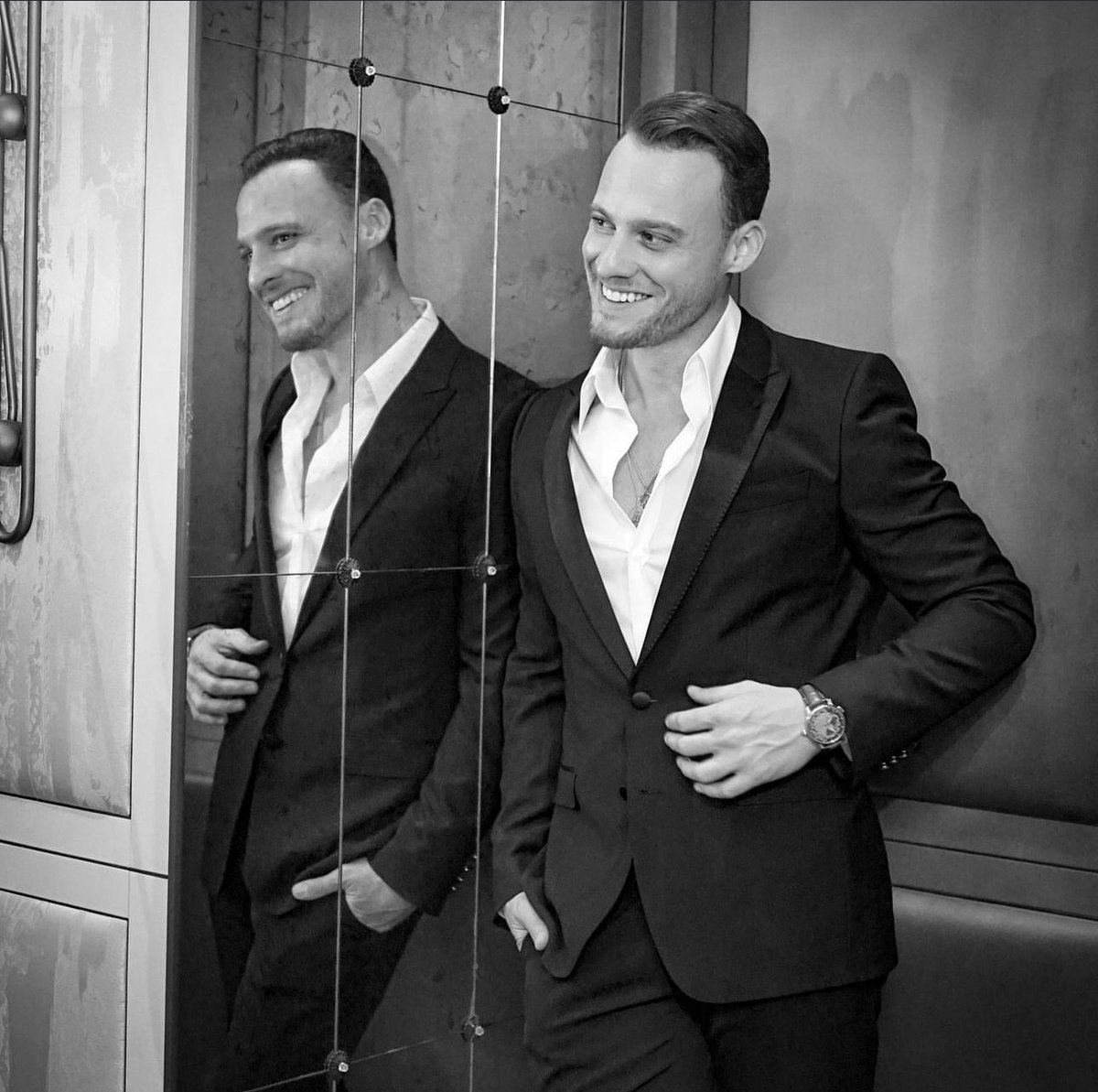 Mood di oggi: KBürsin in bianco e nero 🖤🤍
#KeremBürsin