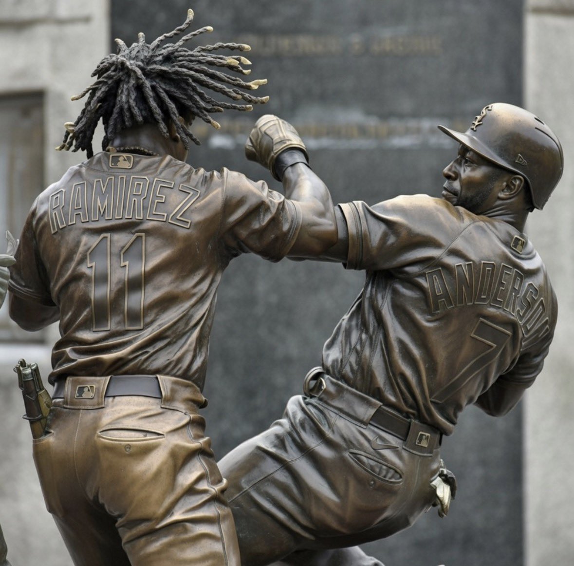 Masterflip_'s tweet image. The only way I’m voting for a Jose Ramirez statue, is if this is the shot 😅 #Guardsball