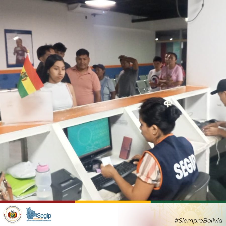 OficialSegip's tweet photo. 𝗘𝗡 𝗝𝗢𝗥𝗡𝗔𝗗𝗔 𝗘𝗫𝗧𝗥𝗔𝗢𝗥𝗗𝗜𝗡𝗔𝗥𝗜𝗔 𝗦𝗘𝗚𝗜𝗣 𝗘𝗠𝗜𝗧𝗜𝗢́ 𝗠𝗔́𝗦 𝗗𝗘 𝟴𝟬𝟬 𝗗𝗢𝗖𝗨𝗠𝗘𝗡𝗧𝗢𝗦 𝗘𝗡 𝗦𝗔𝗡𝗧𝗔 𝗖𝗥𝗨𝗭 

Este sábado, en todas las oficinas del departamento, se gestionaron y emitieron 847 documentos.

Lee la nota: https://t.co/LhaCy4jpBz https://t.co/9S8ql0WvuN