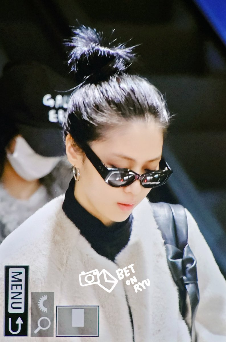 260111 ICN 머리를 몪어서 더 귀엽네~

#있지 #ITZY #류진 #RYUJIN 
<a href="/ITZYofficial/">ITZY</a>