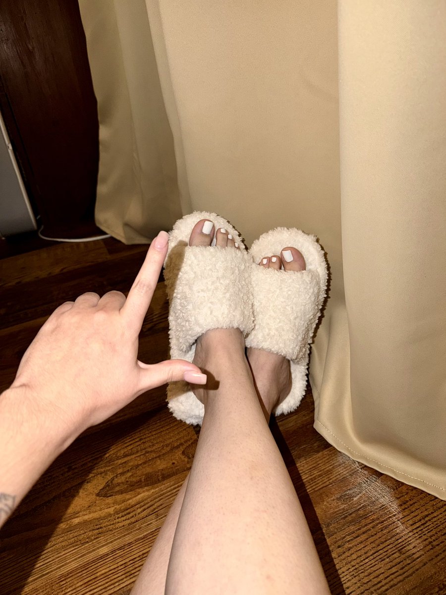 AfterClassToes's tweet image. Calling you a loser, but like… with a smile.