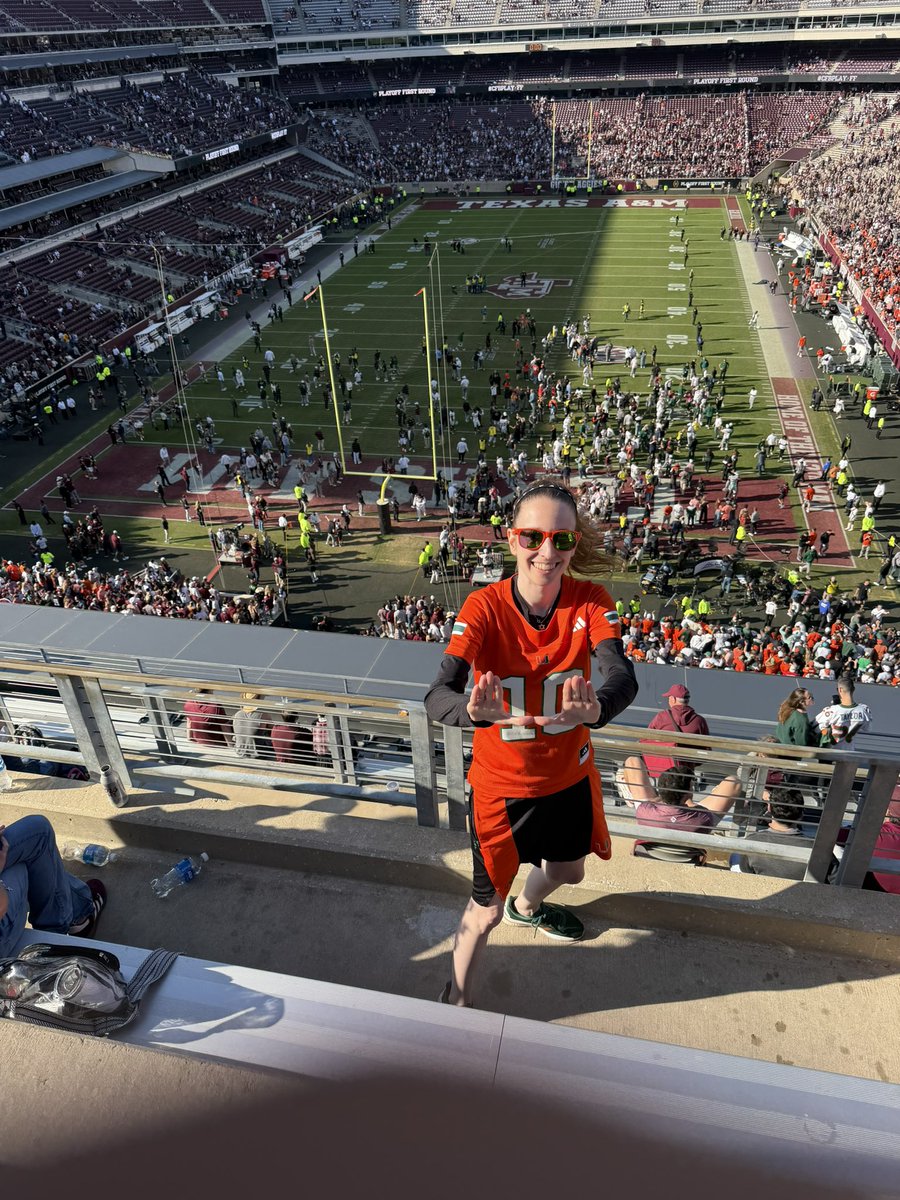 Melissa (Hoodie Girl) tweet media