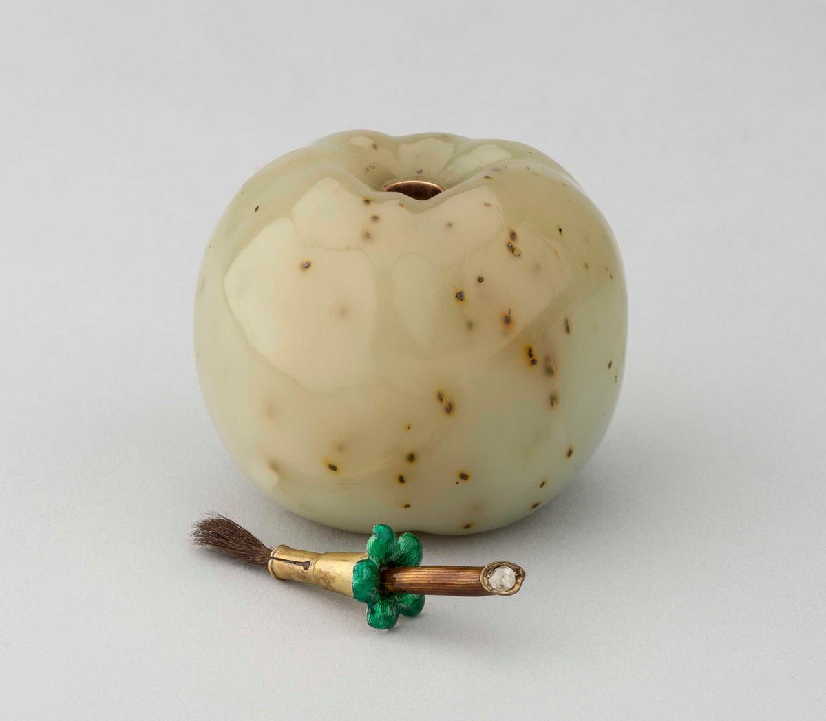 Jade Apple jar to lubricate postage stamps. 

St. Petersburg, 1899-1904.