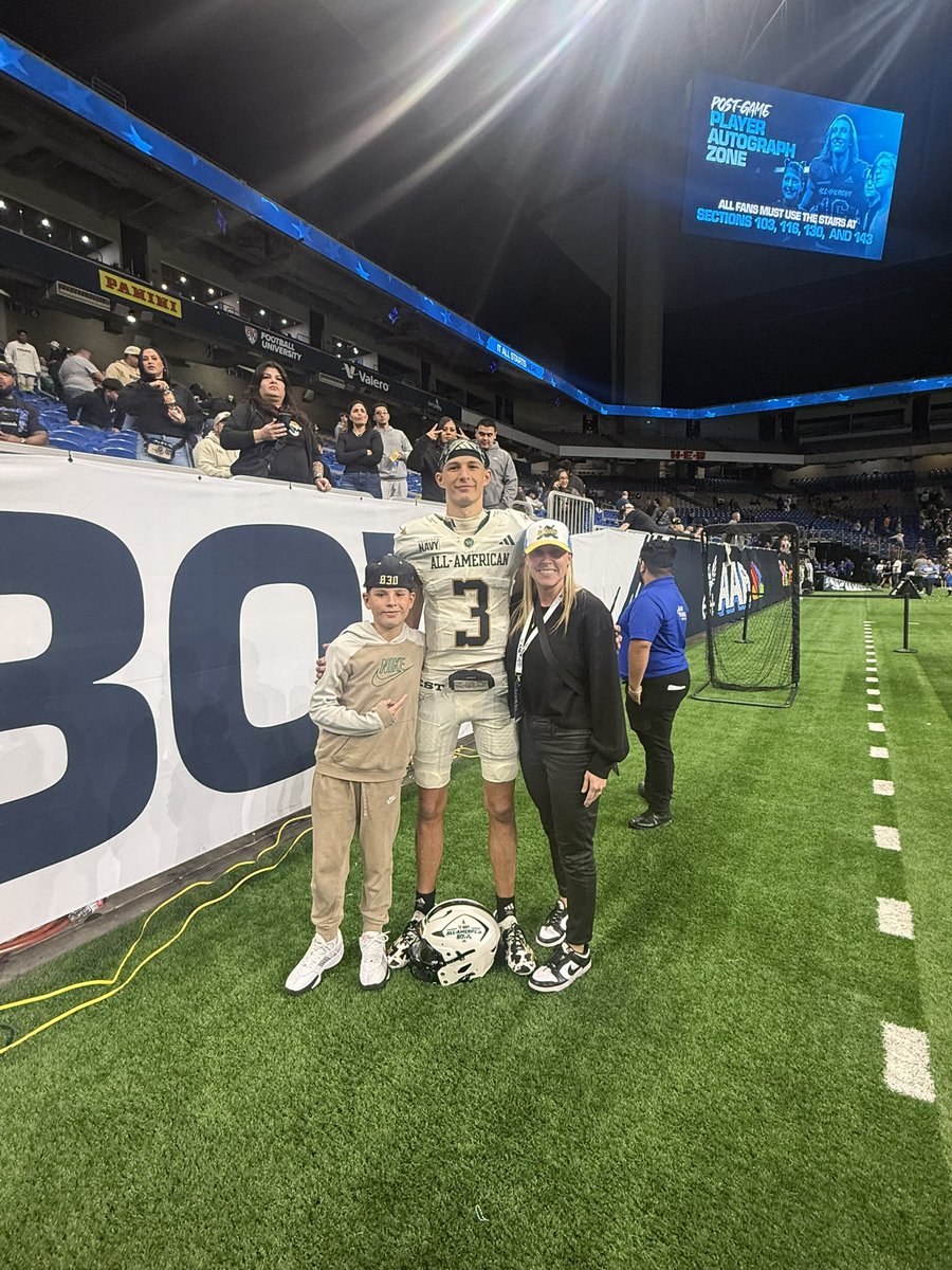 Ashley Farris tweet media