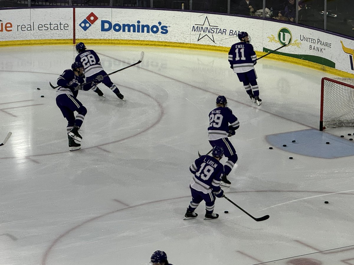 It’s a COLD, WINDY night outside here in Mankato, MN… but our own <a href="/ITHSWScott/">ITHSWScott</a> is preparing for some RED HOT <a href="/CCHAHockey/">CCHA</a> action between <a href="/MinnStMHockey/">Minnesota State Hockey</a> and <a href="/TommieMHockey/">St. Thomas Men’s Hockey</a> Two shades of purple! <a href="/ITHSWPeter/">ITHSWPeter</a> <a href="/ITHSWPaul/">ITHSWPaul</a> <a href="/ITHSWTom/">ITHSWTom</a> <a href="/ITHockeySWTwo/">🌵🏒Teri Strande🌵🏒</a> <a href="/ithswpodcasts/">ITHSW Podcasts</a> <a href="/NickMaxsonPxP/">Nick Maxson</a> <a href="/smarsh91/">Steven Marsh 🇺🇸 🥇</a>