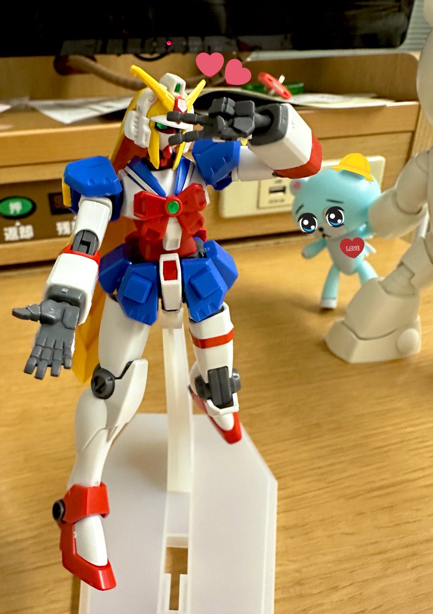 kurumaebi2019's tweet photo. おはよう(*ｐω-)｡O゜☀️

年始から不運にも
１週間入院しております...

私の根本的な身体の弱さを
身をもって痛感...

採血いや！
点滴やだし差し替えもっと嫌！！

痛いこと沢山だけど
ガンプラが心を支えてくれている...

中でも私は
可愛い感じのものが好き♡
作ってる時間は幸せだ❤️

#生存確認
#入院中のんきに
#ガンプラつくってます