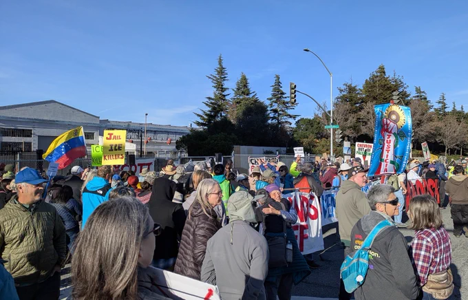 Protesters outside Chevron's Richmond refinery 