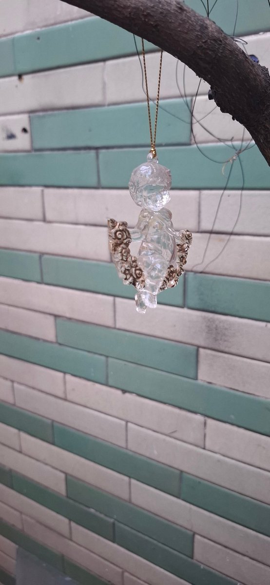 goldxolo's tweet image. Claro ✨ aquí tienes el tuit:

“Los adornos de Navidad de otro árbol de Xolos Ramírez 🎄🐕✨”

#mainstaykibble #kibbles #goldxolo