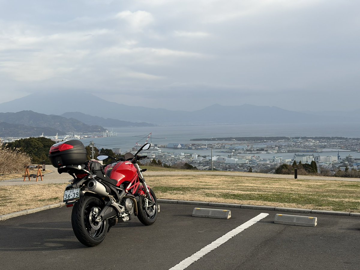 keinn883's tweet photo. おは清水♡
寒く無いけど、風つおい

#DUCATI
#Monster696 https://t.co/q6180EC1bu