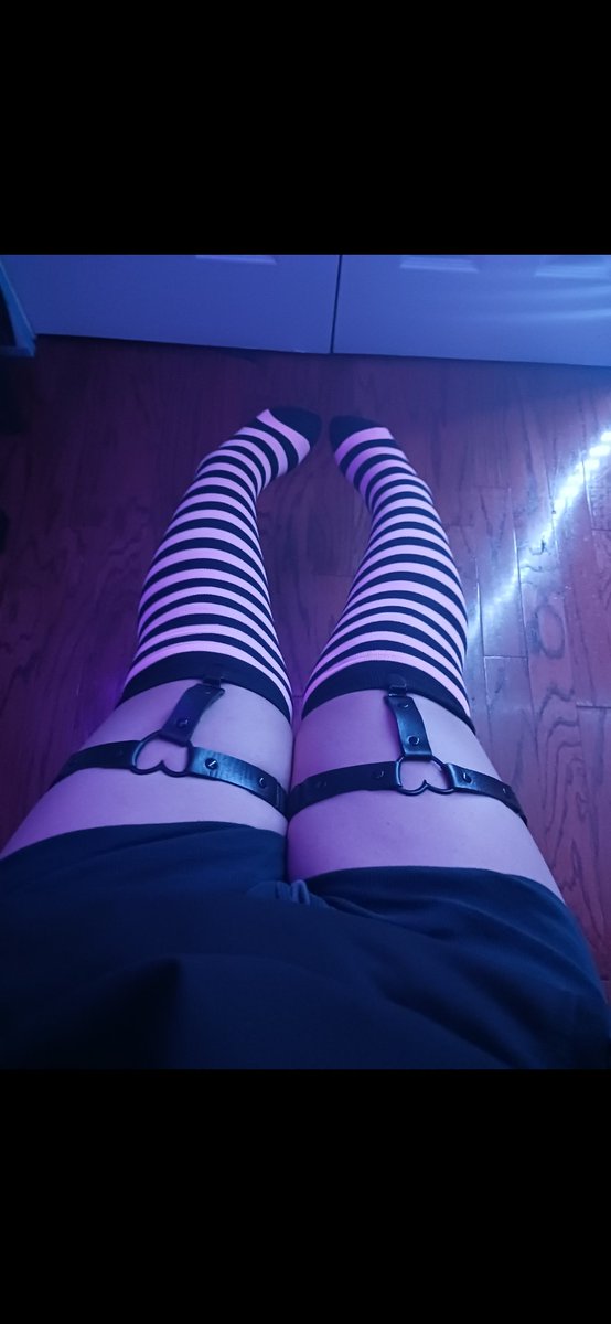 lukafindom's tweet photo. Squishy squishy... lose for my thighs dummies ^^!! Dms open for those with wallets waiting to be drained :3! I'm talking to you, lurker, YES you uwu

Furry femboy findom sellingcontent https://t.co/7kRUqZCyaO