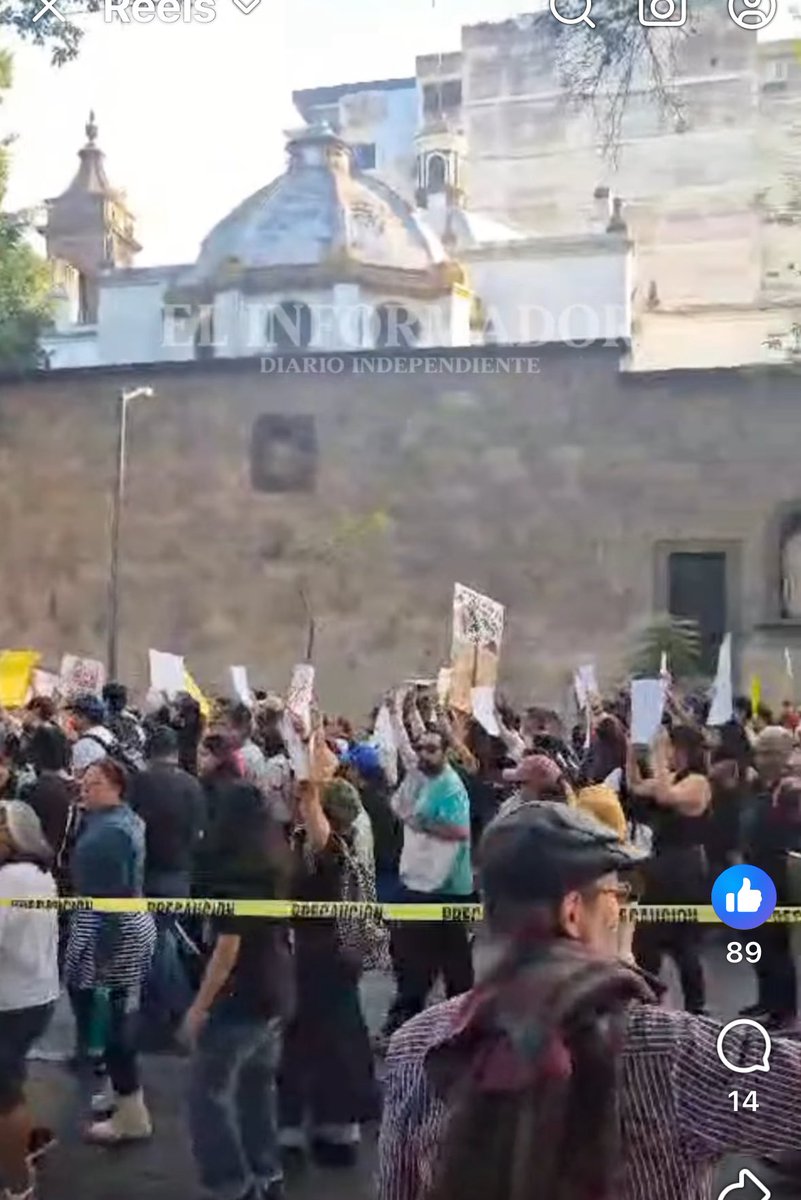 JuanYvesPalomar's tweet image. Guadalajara sale a la calle en contra del aumento de la tarifa del transporte público! 🫶🏻🚌