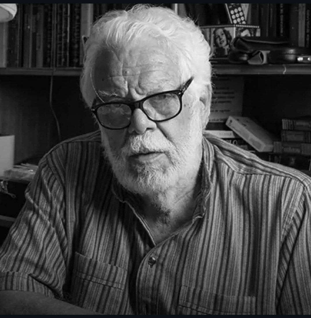 Meu autor favorito se foi...
Quando eu era mais nova sonhava em ser uma Helena dele rs Suas obras serão eternas!!