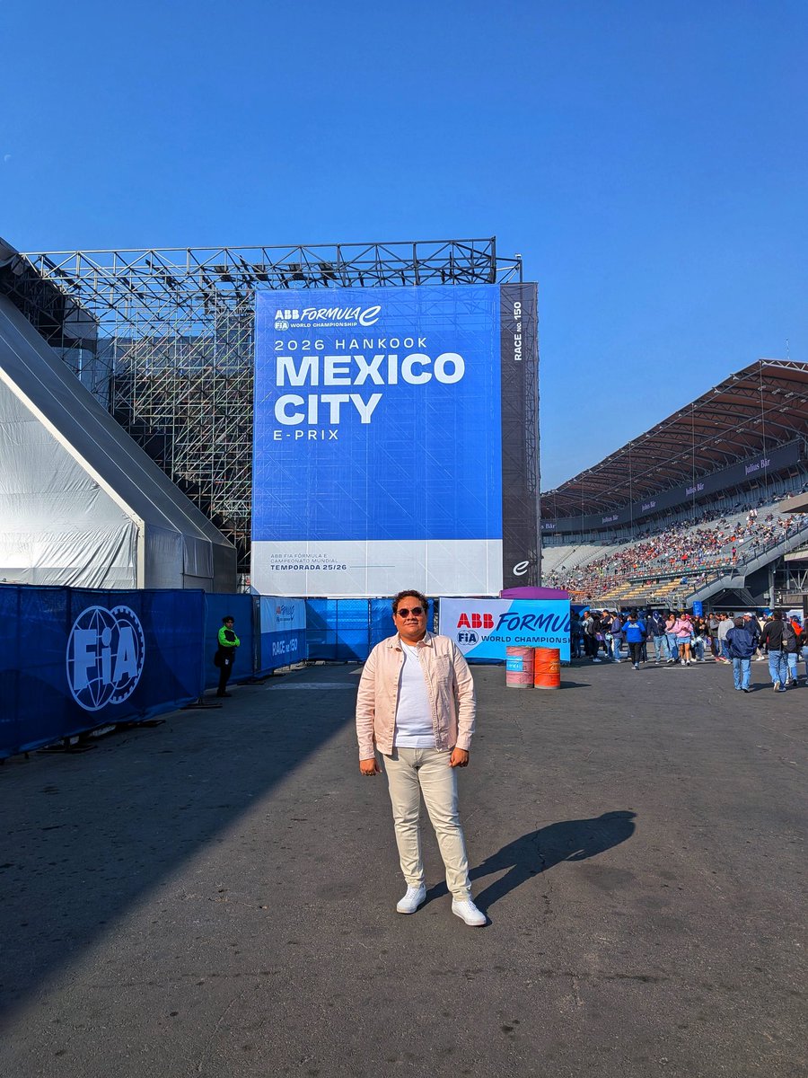 AxlBaeza's tweet photo. ¡Electrizante este inicio de año con la @fiaformulae México EPrix 2026! 🏁

Cómo siempre es un gusto vivir esta emocionante aventura. 🏎️

¡Vamos con todo! 🙌 https://t.co/IHhsj4XRbK