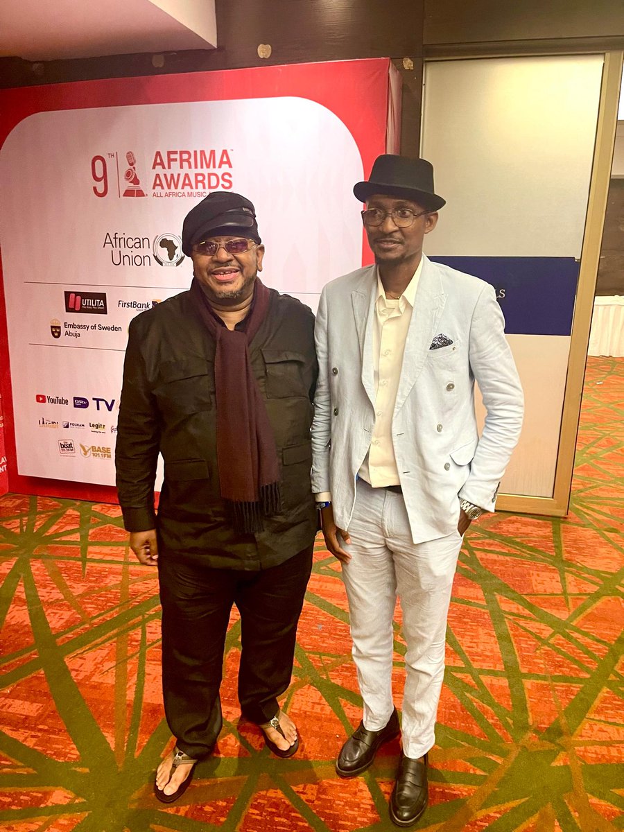 sokybeat's tweet photo. Africa’s music industry doesn’t lack money.
It lacks strong systems, long-term thinking, and trust.
Infrastructure starts in the mind, not finance.
Competence → Consistency → Trust → Credibility → Opportunity.

With the great @OlisaAdibua 🙏🏾 https://t.co/WdkrLdqIiP