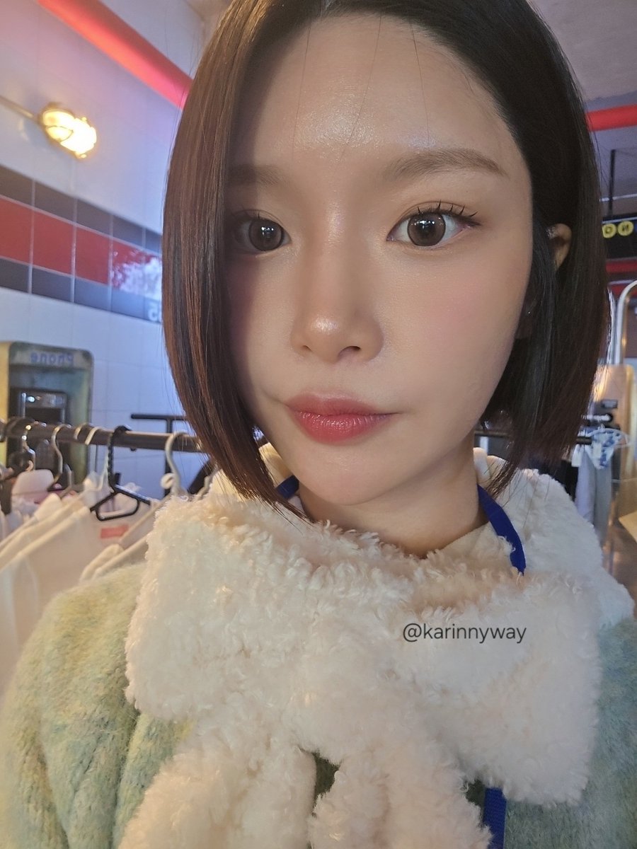 어떤 플리마켓에서 목걸이를 샀어요..☺️
