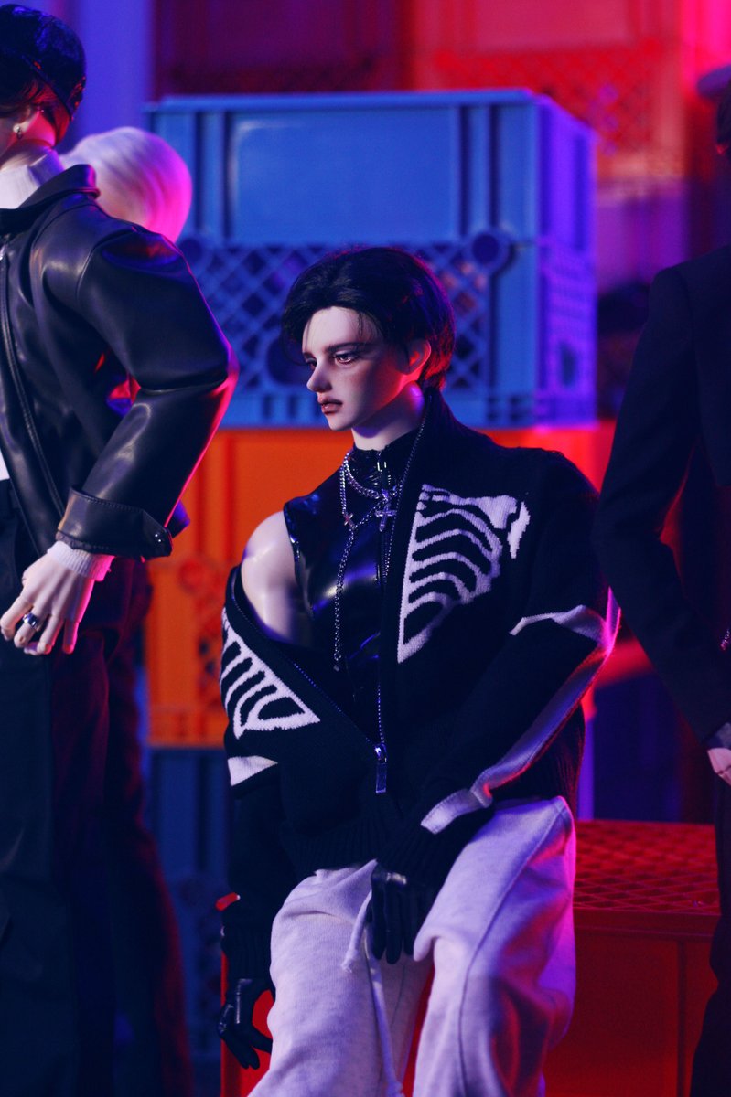 <a href="/LosselenD/">로셀렌</a> 약간 처연한 래퍼()로 이름 있을 것 같은 YAA...😌 내 카메라의 문제겠지만 아니 왤케 처연 청순하신지...(좋음