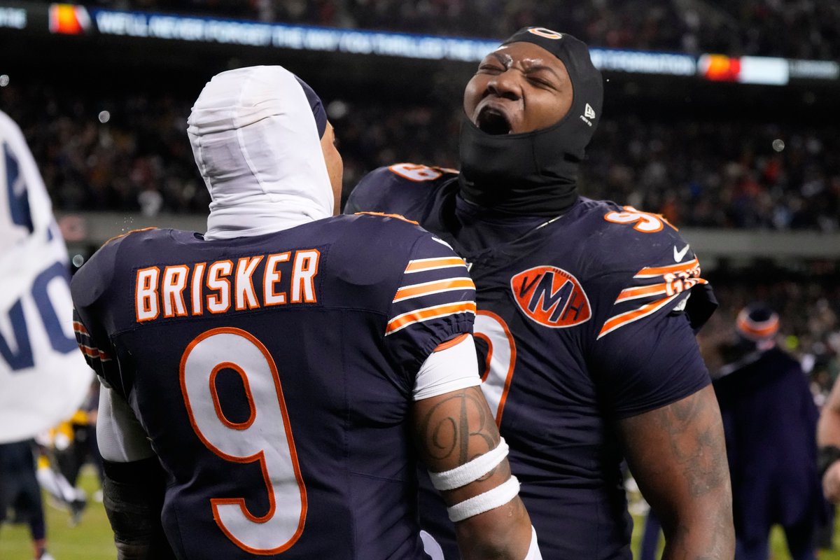 brgridiron's tweet photo. The Chicago Bears this year... 

7 4th quarter comebacks
8 wins by one score
7 wins after trailing in final 2 minutes https://t.co/31ucYS64aP