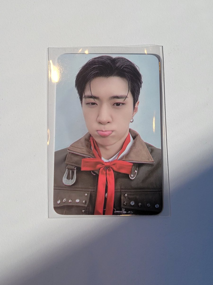 올림픽홀 옆 커핀그루나루 카페에 와이엇 포카 떨어트리신분 카페 직원분께 맡겨두었으니 찾아가세요..!

#와이엇 #온앤오프