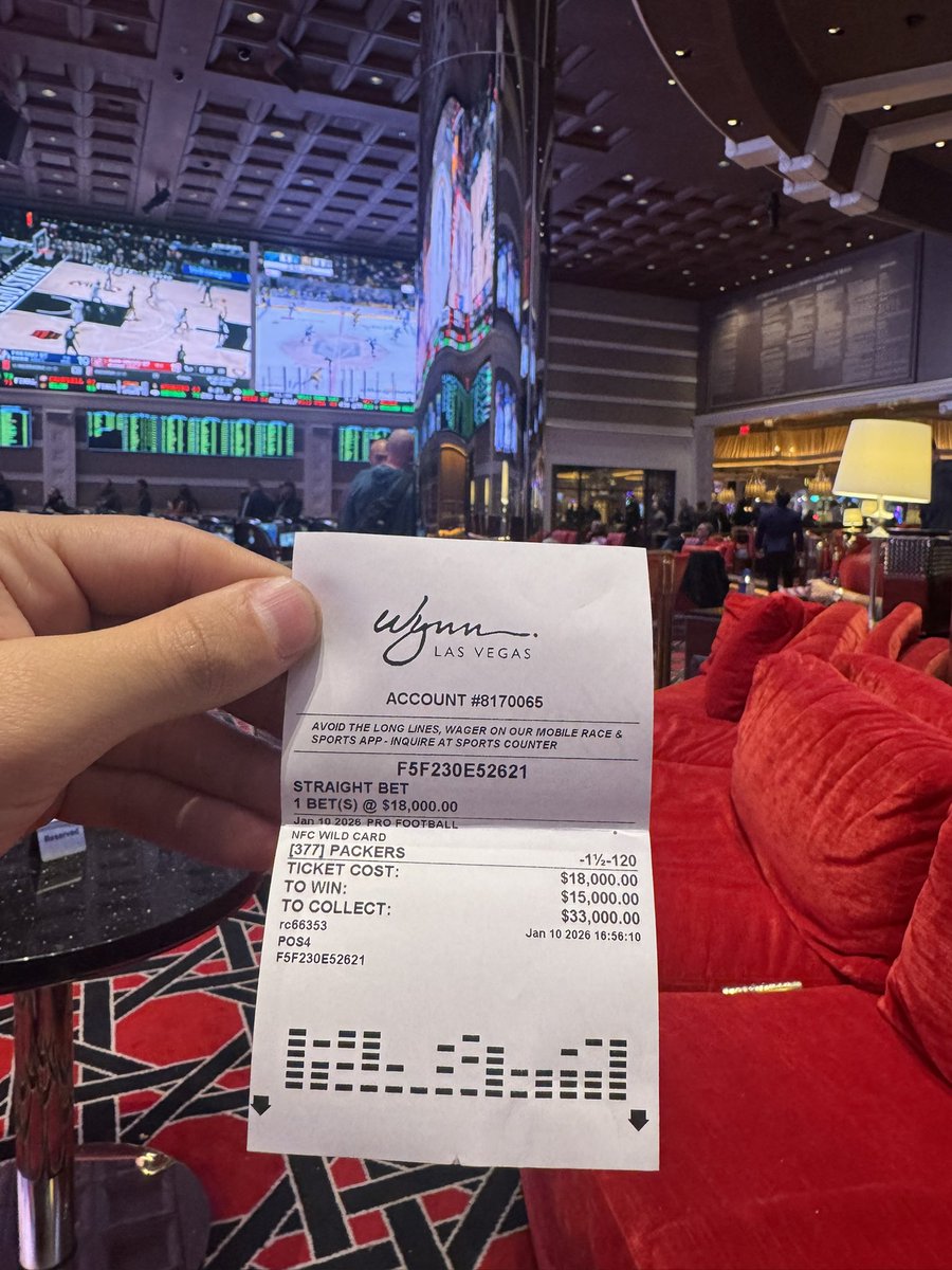 ElReyApostador_'s tweet image. EN MI VIAJE A LA VEGAS VOY GANANDO 17,500 DÓLARES. LA VERDAD HACER ESA CANTIDAD EN SOLO DOS DÍAS ES BRUTAL. HE METIDO SOLO 4 APUESTAS, ESTOY MUY DISCIPLINADO, COBRÉ 3 Y PERDÍ SOLO 1. LA VERDAD ES QUE ME ESTOY GOZANDO ESTE VIAJE COMO POCOS. HARÉ ESTÁ AVENTURA MÁS SEGUIDO.