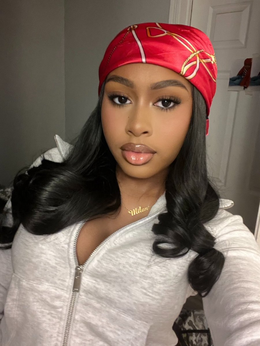 milannxo's tweet photo. my makeup was so cutee🫧💄 https://t.co/5QeGeYcXZY