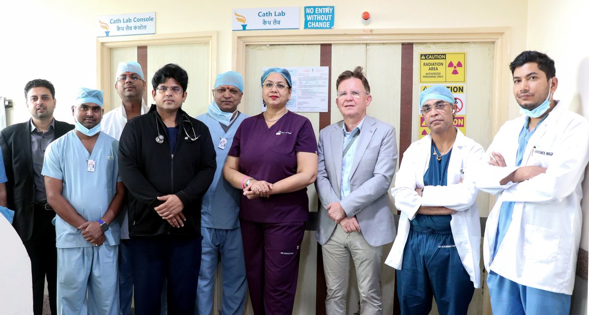 DrSaritaRao2's tweet photo. Happy to host the LACE Workshop and Symposium at Apollo Hospitals Apollo Hospitals, Indore . A pleasure to have  Dr Piotr Wacinsky from POLAND with us. Great Learnings and discussions on #ELCA ( LASER Angioplasty) Excellent tool for #thrombus #CTO #uncrossablelesion #calcifiedlesions @APSIC6 @WomenAs1 @alaide_chief @mmamas1973 @drsonyaburgess @Hragy @ApolloHosIndore