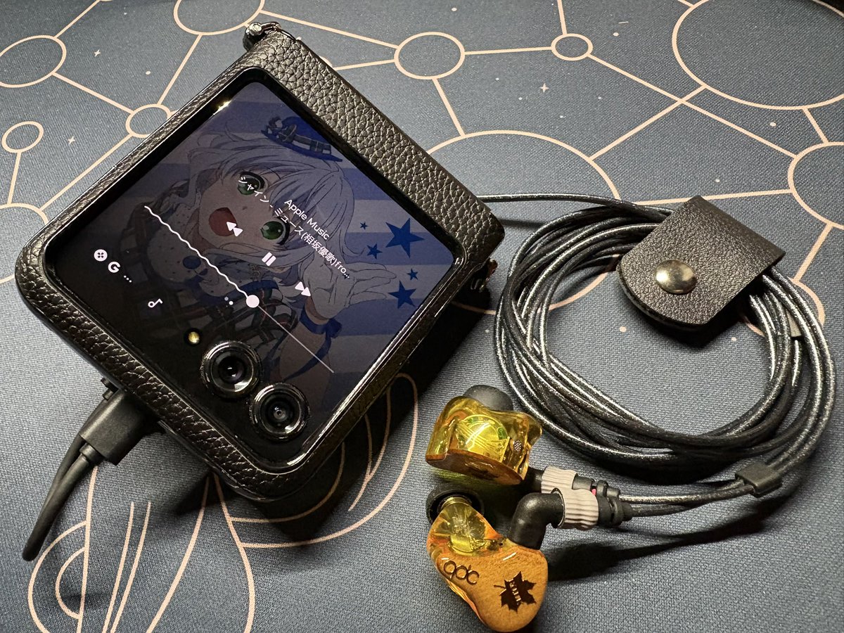O2jQs5's tweet image. dap()買いました

・Motorola razr 50
・shanling dac pouch