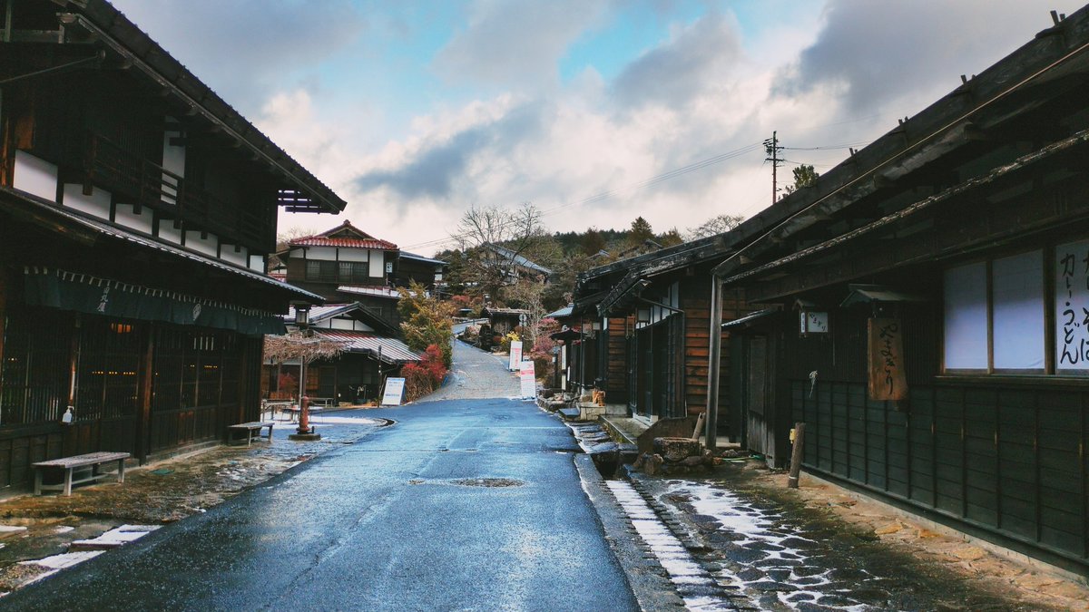 rytalks's tweet image. 今、JR南木曽駅
今日の午後の中山道の妻籠宿の様子
雪でしっとり
1枚目は、今日のお昼で利用したお店
今日の中山道ハイクは気まぐれな天候に振り回された😅