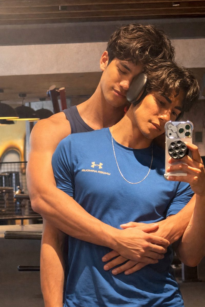 LucaAmbroseXXX's tweet photo. At the gym/ After the gym https://t.co/LlUDRfO9GA