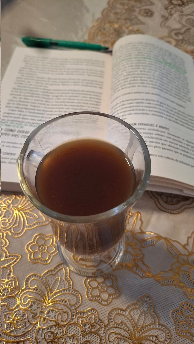 Único dia da semana q eu posso ficar acorsa até tarde , NÃO VOU DORMIR Cedo NÃO kkkk , bora pro Cafezinho ☕️

Vida de Clt é foda...