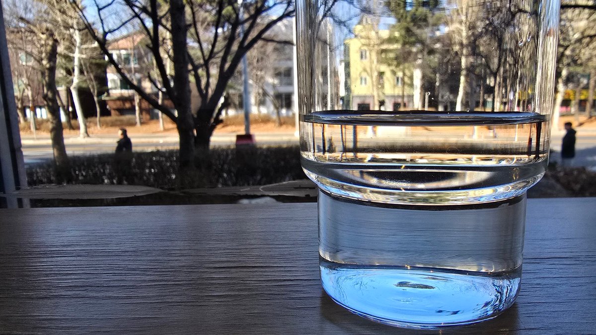 gregrekim's tweet image. 일요일 오후의 커피.
맛도 좋고, 향도 좋고.
뉴스를 보지 않아서 세상 여유로운 시간.