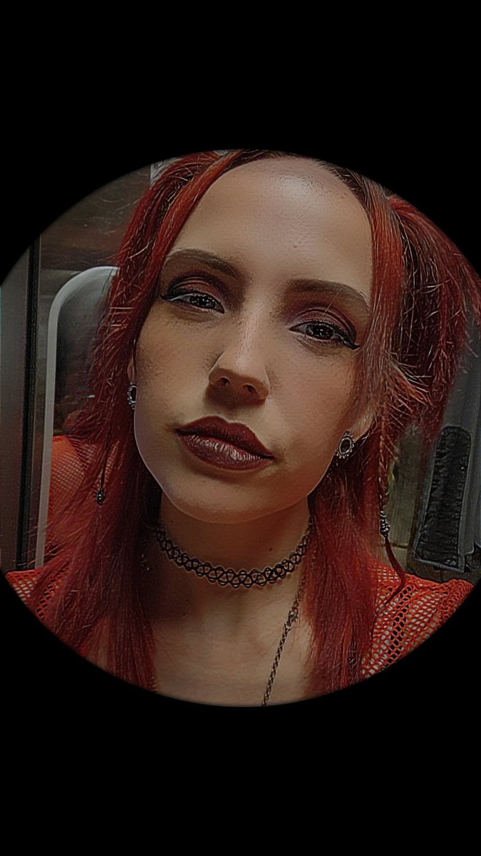 SageFrost99's tweet photo. Feeling a little powerful in red. It just hits different on me 😌❤️
#AltGirl #RedVibes #MakeupLook #AltAesthetic #Selfie #Confidence #SpicyButClassy #FYP https://t.co/jgqYAr9dN8