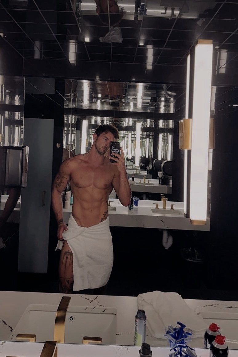 ⠀⠀⠀⠀⠀⠀

                   𝙄𝙉𝙎𝙏𝘼𝙂𝙍𝘼𝙈 𝙋𝙊𝙎𝙏

                     Night Night !

⠀⠀⠀.   ⠀≡     ⌕       ⊞      ♡       ○
⠀
⠀⠀