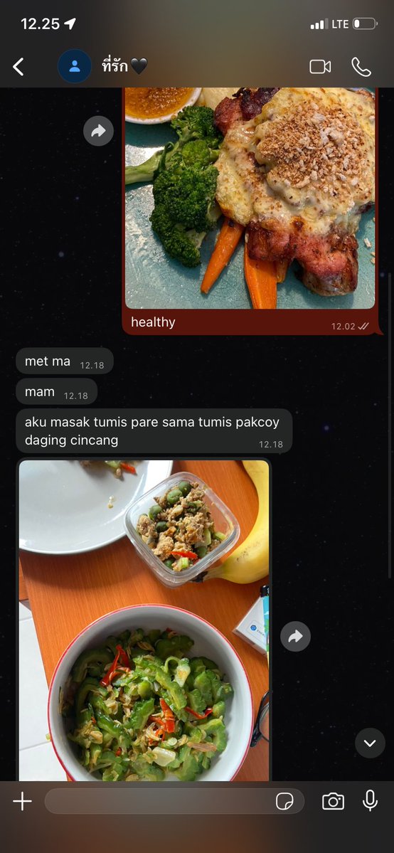 fuzzreverse's tweet image. very rare moment, biasanya mie babi mulu