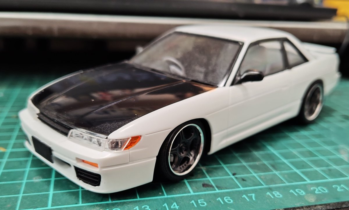 Souga_hobbyPSO2's tweet image. 綺麗に作るカーモデルの反動で、ガンプラは思いっきり汚したくなる

#プラモデル