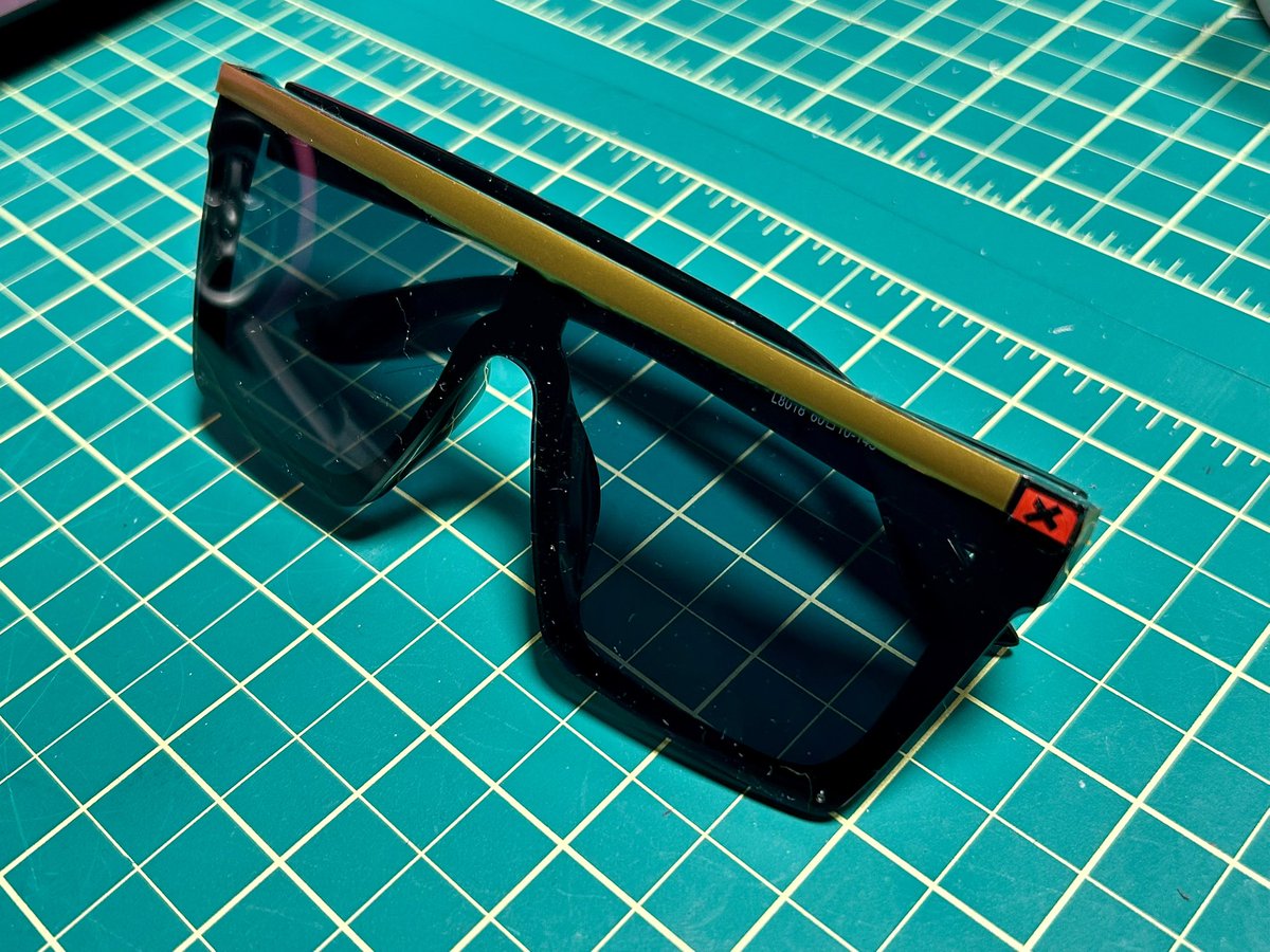 sym8tree's tweet image. Made some glasses inspired by Swap Spamton from #SpamtennaSwapAU !