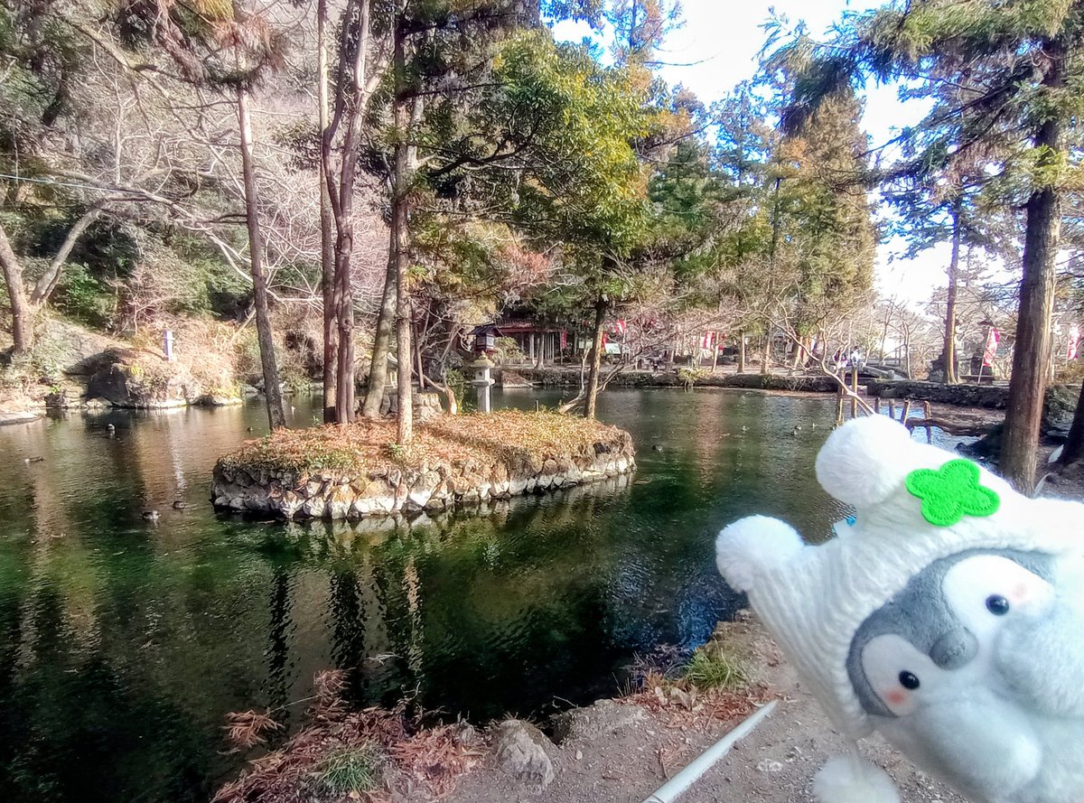 名水百選　出流原弁天池湧水とコウペンちゃん
きれいな水が伝わりずらい（汗）