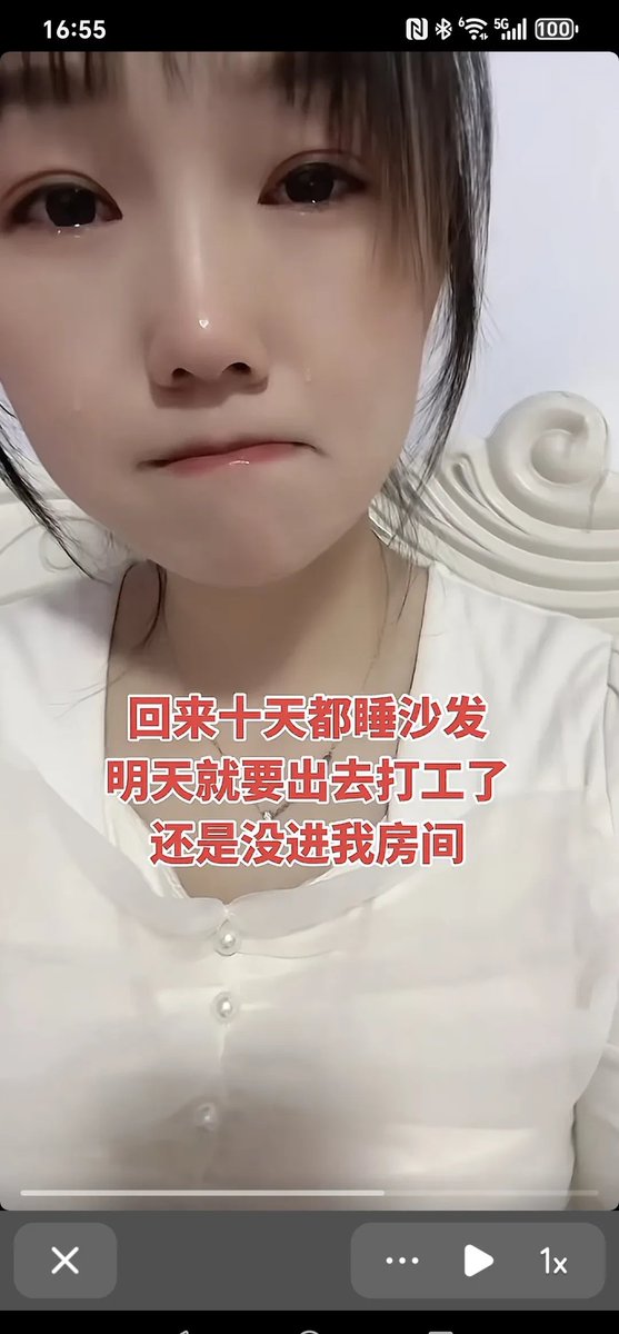 BHUSHANGOP's tweet photo. 周末的沙发角，妈妈织毛衣，爸爸拼乐高，我窝在中间刷剧——阳光落在发顶，薯片袋空了两袋，这就是最暖的“浪费时间” https://t.co/YOneibsp2Y