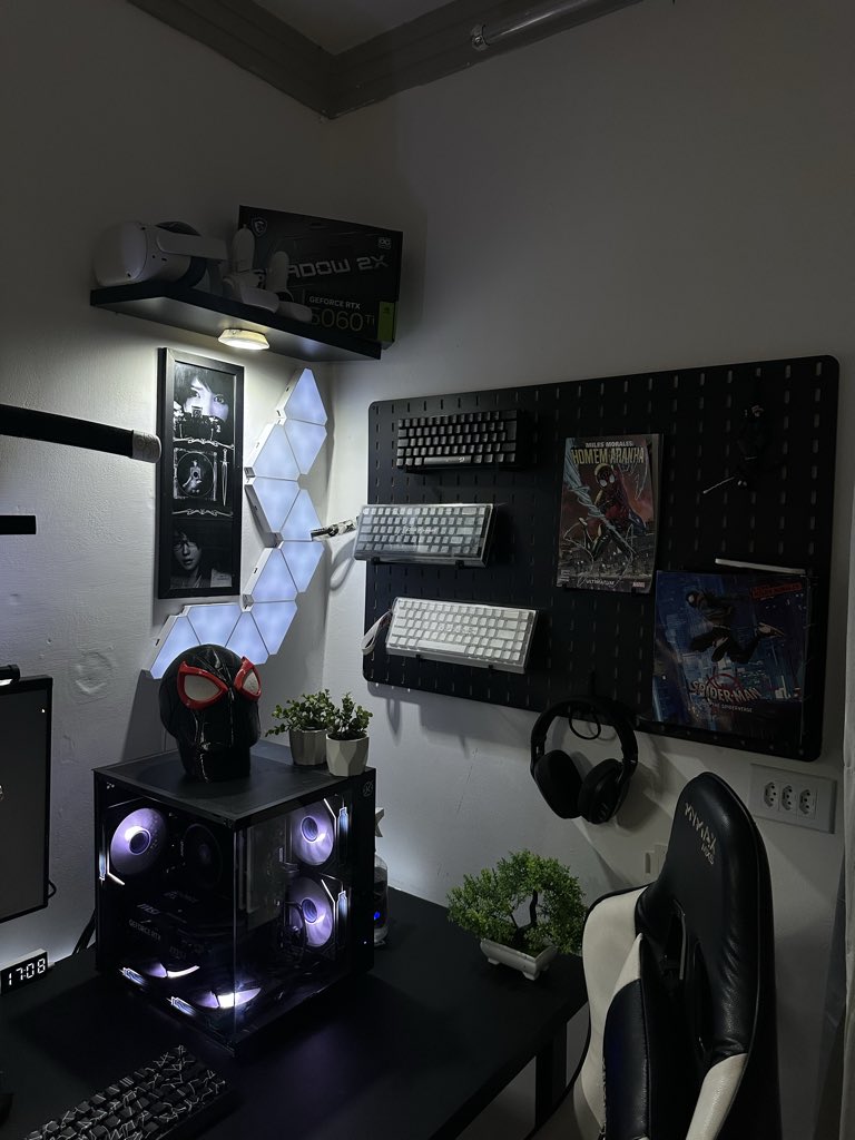 thvbct's tweet image. spider mood