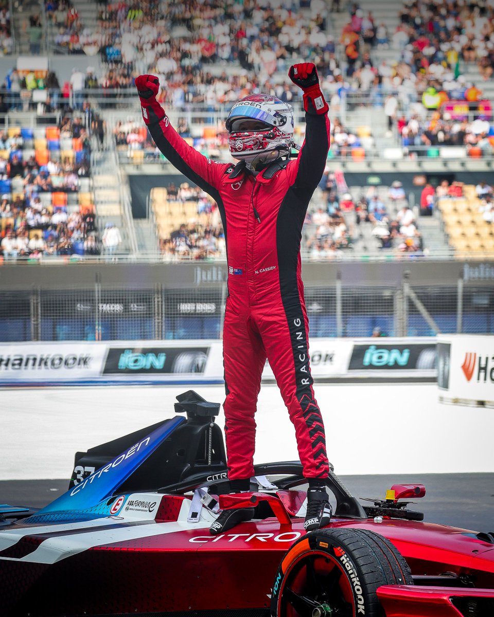 fia's tweet image. Nick Cassidy secures Citroën's first-ever ABB @FIAFormulaE win 🏆
 
Edoardo Mortara and Oliver Rowland complete the podium.
 
Full race report here 👉 fia.com/news/nick-cass…
 
#FIA #FormulaE #MexicoCityEPrix 🇲🇽
