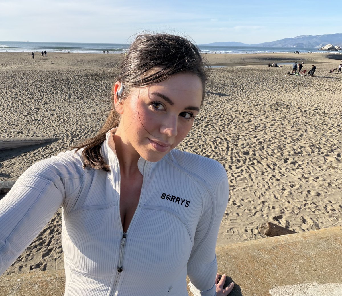 brookeleblanc's tweet photo. These photos were taken one year apart. This time last year I was training for the Tokyo marathon in New York… yes, that is the Hudson River frozen over

Moving to a warmer state with nature feels like the single biggest life improvement I’ve ever made

You can just do things. https://t.co/ymKuOrKNci