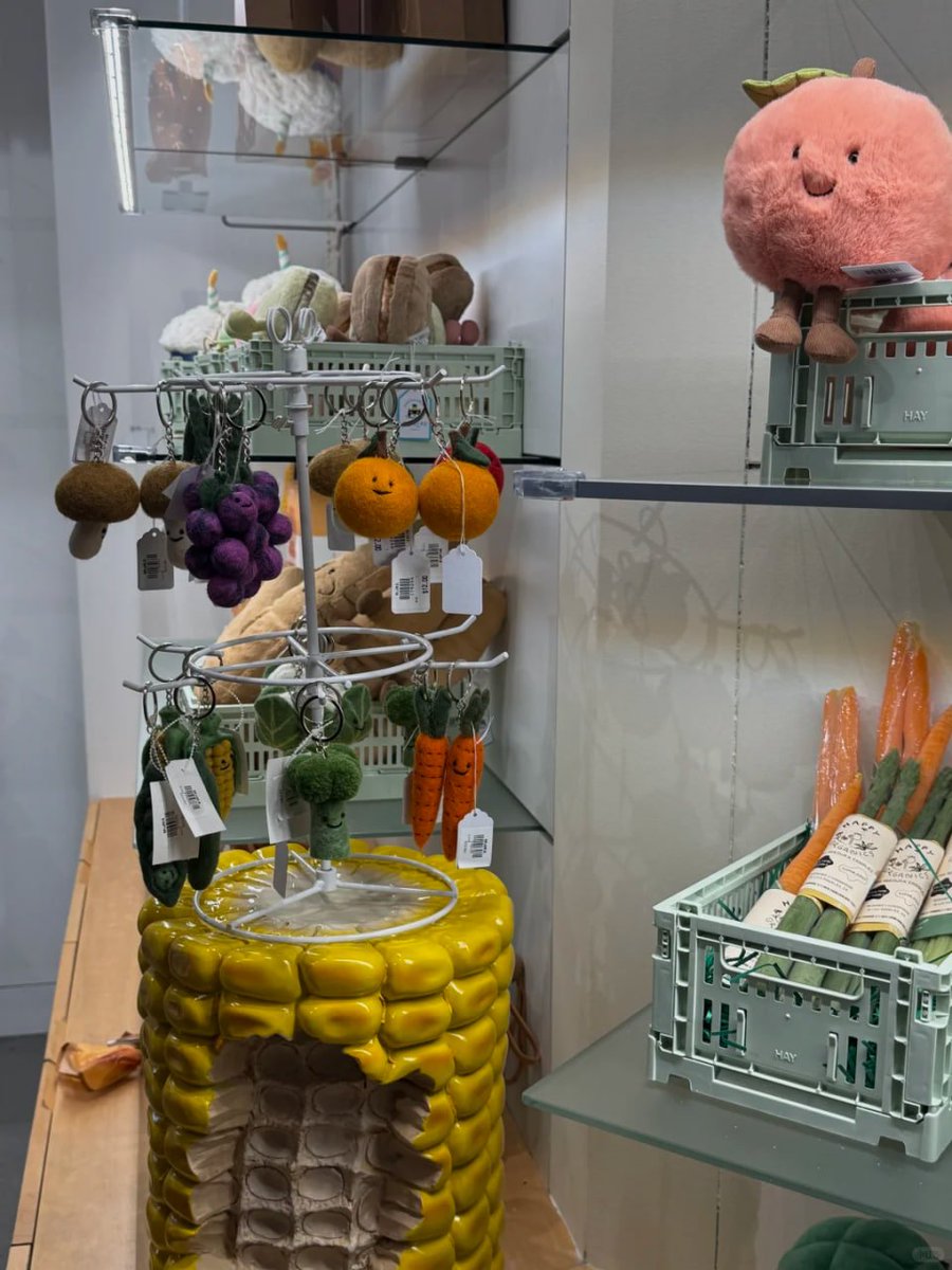 manidurva's tweet image. Everything here is calorie-free, but definitely high in style. Which faux-snack are you picking up? 🍎🥫 #MoMAMart #DesignStore