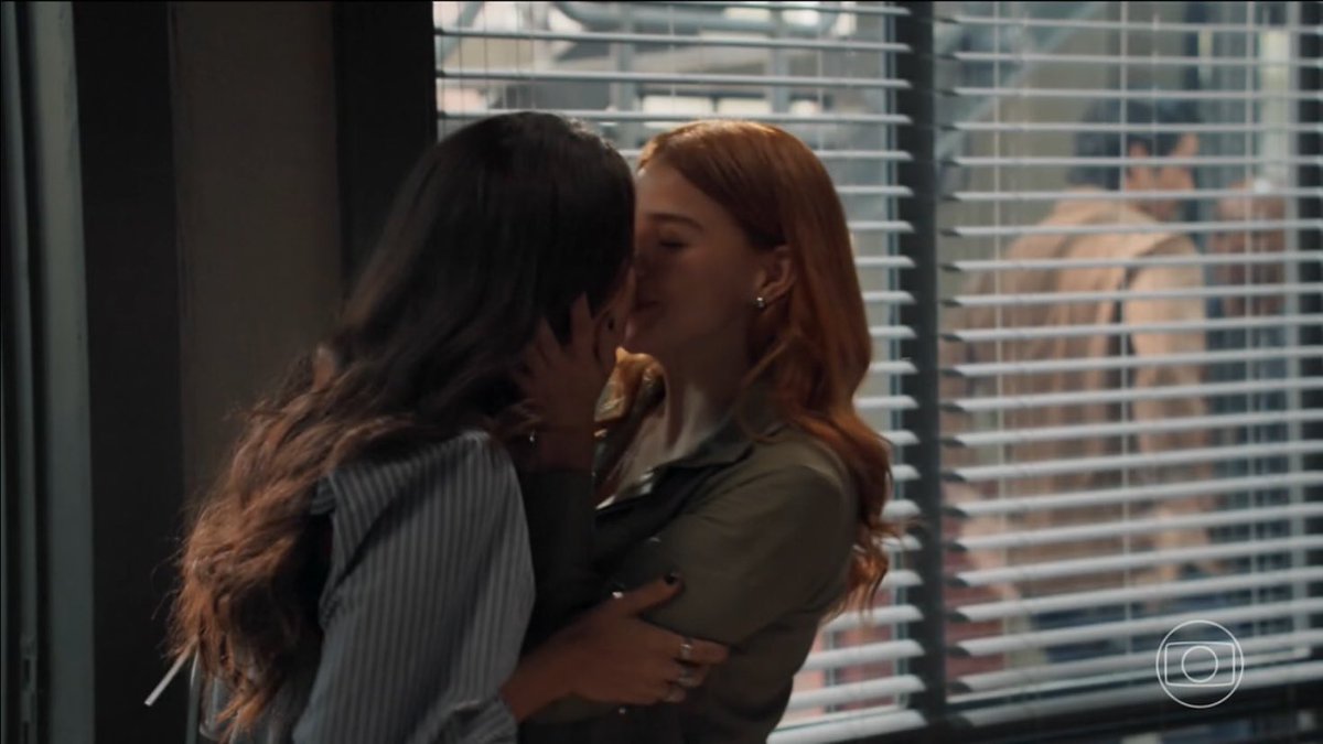 grigorisgirl's tweet image. O BEIJINHO RÁPIDO, ESTOU FORA DE MIM!!!!!!! #TrêsGraças