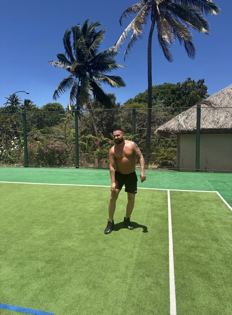 David Robert tweet media