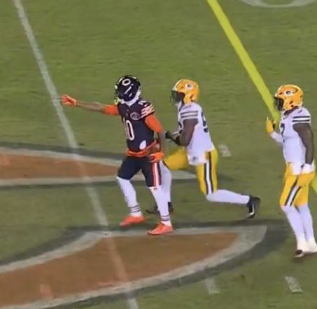 FDSportsbook's tweet image. Luther Burden really hitting the choke first down celly 💀

SAVAGE.