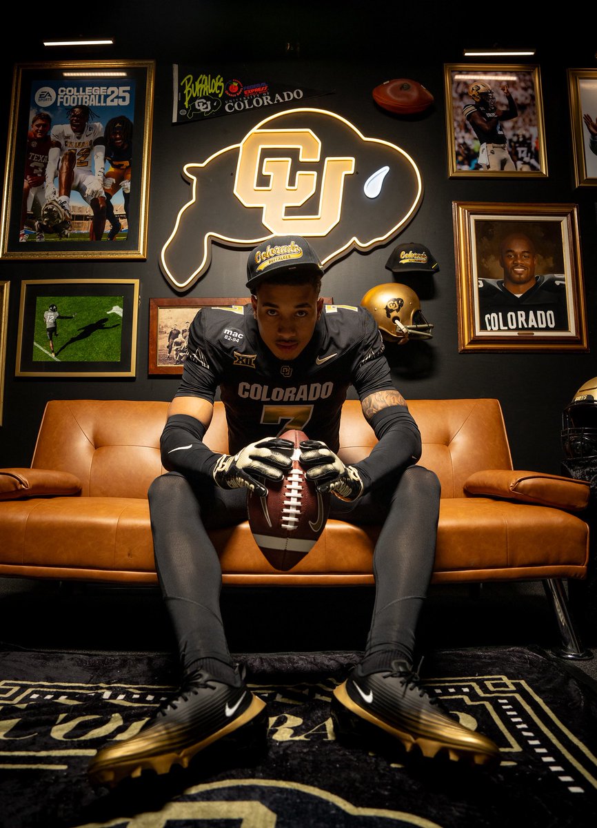 randonfontenet3's tweet image. Sko Buffs Nation I feel like I’m home what y’all thinking? Any room for a dawg in Boulder 👀👀.