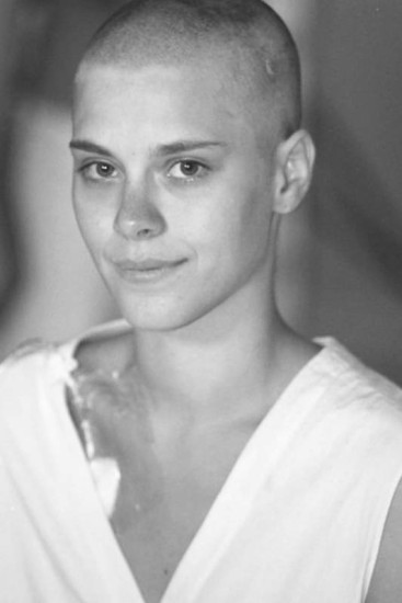 LuccasO2601's tweet image. Lembrei da carta que Manoel Carlos escreveu para Carolina Dieckmann, convidando a atriz para interpretar Camila em "Laços de Família". Deixando bem claro que escreveu a novela para ser protagonizada por ela e Vera Fischer.