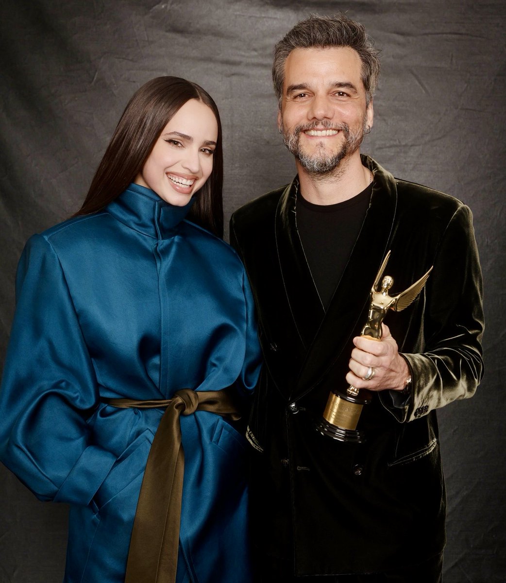 SofiaCarson's tweet image. Thank you Hollywood Creative Alliance for a special night celebrating art and the artists who make it🤍 Some of whom I feel so lucky to collaborate with. Wagner, it was a privilege to present you with The Acting Achievement Award: celebrating an artist who beautifully breathes…