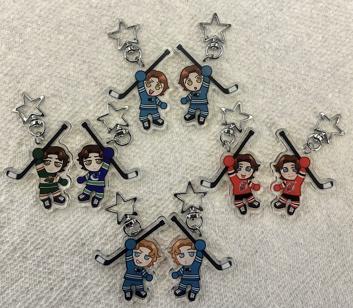 hey guys…for those of you who are interested in my macky keychains…guess who just arrived with some friends in tow!!!