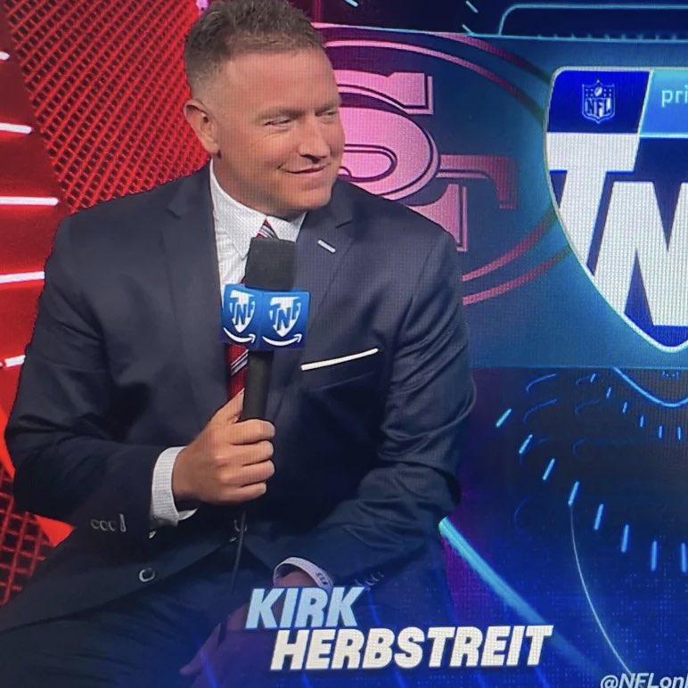 Chuck Bass tweet media